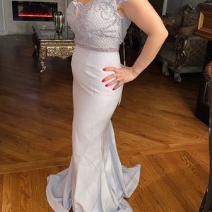PROM DRESS WITH TAG ON NEVER BEEN WORN (only for this picture)